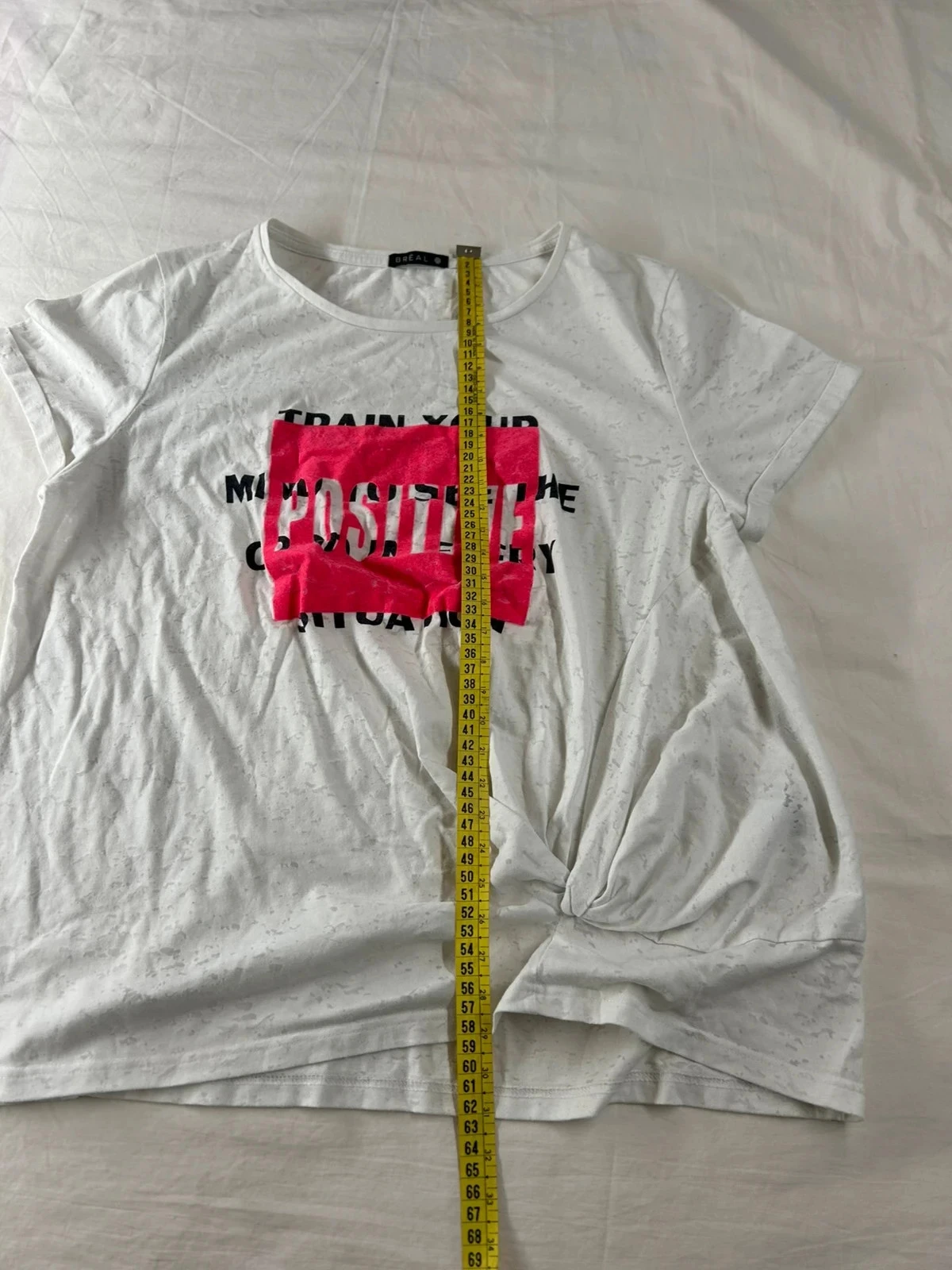 Camiseta Bréal blanca con estampado rosa – photo 7